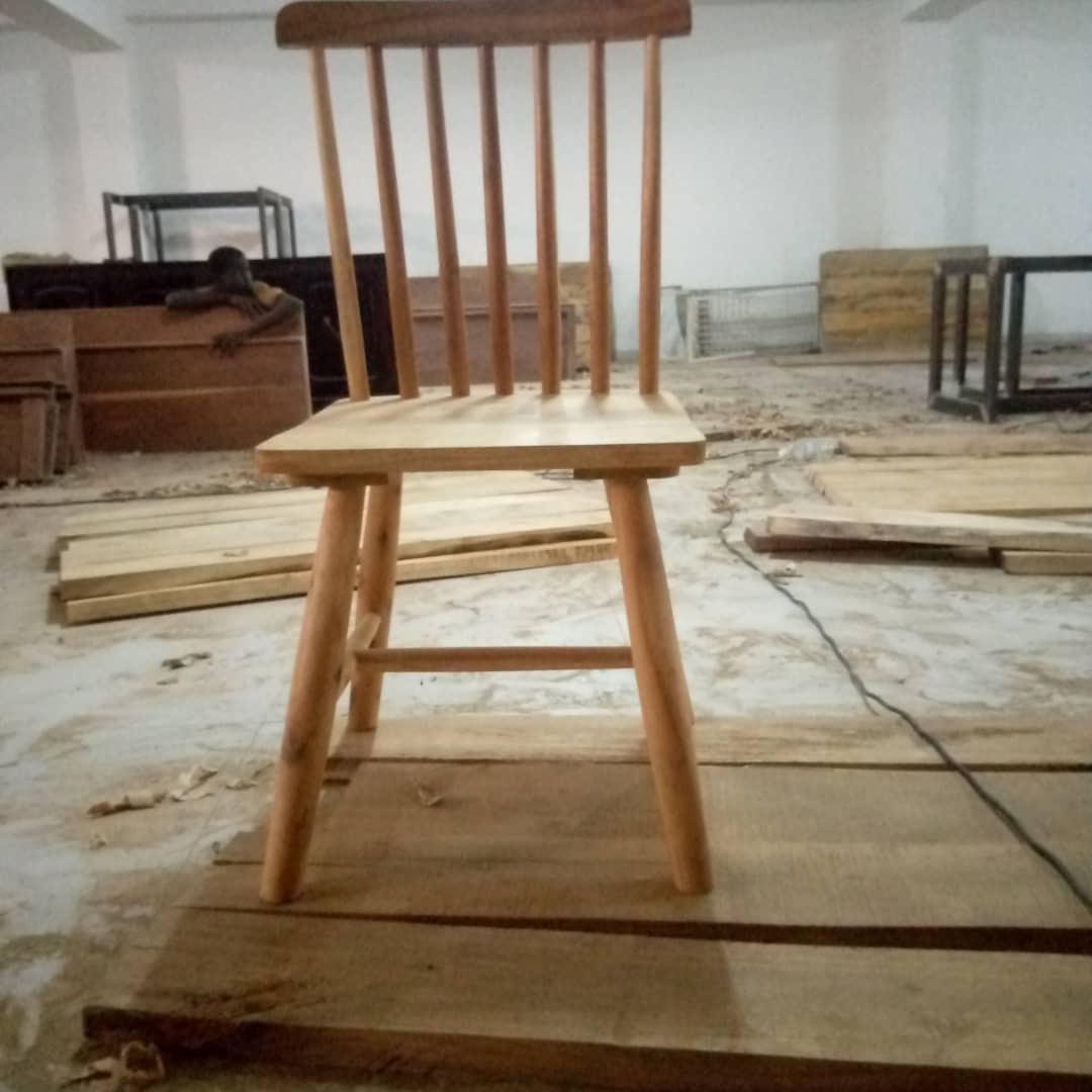 Chaise bois tourné